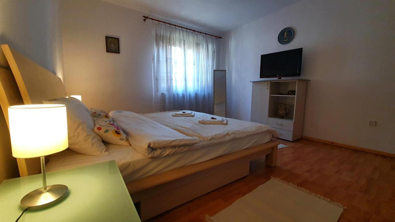 Vila Panselutelor 6 Sinaia Exteriör bild