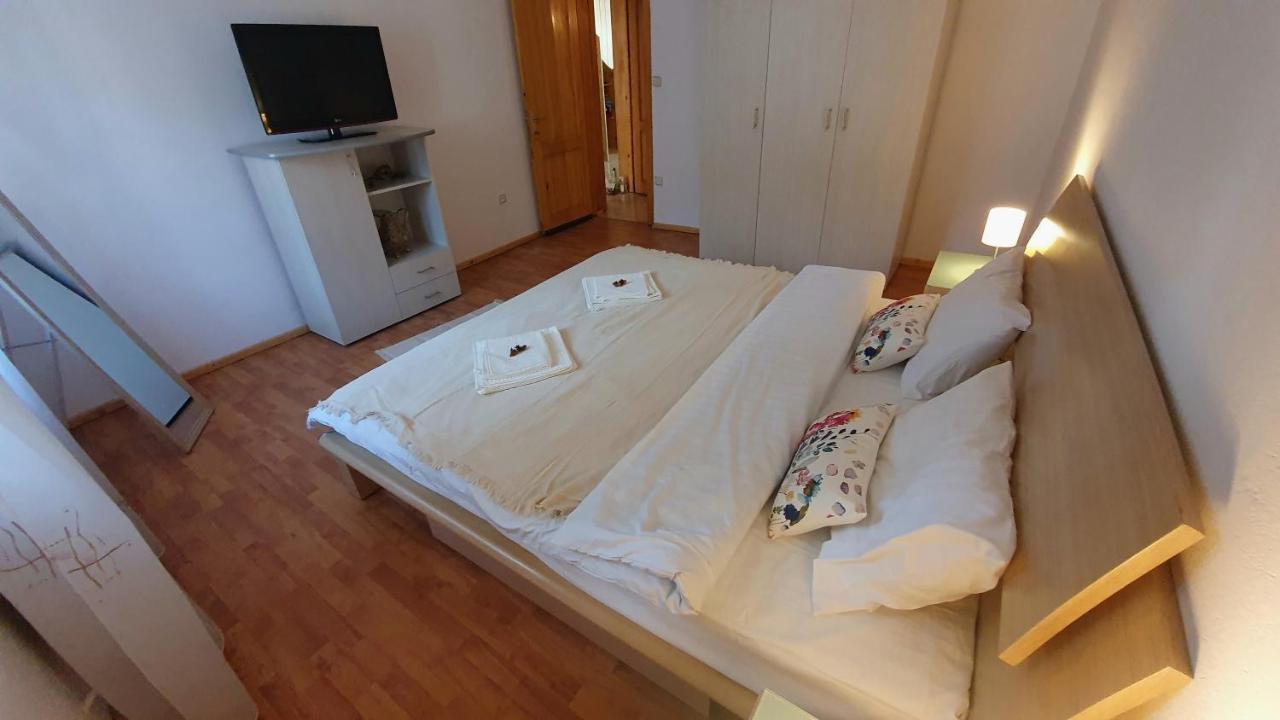 Vila Panselutelor 6 Sinaia Exteriör bild