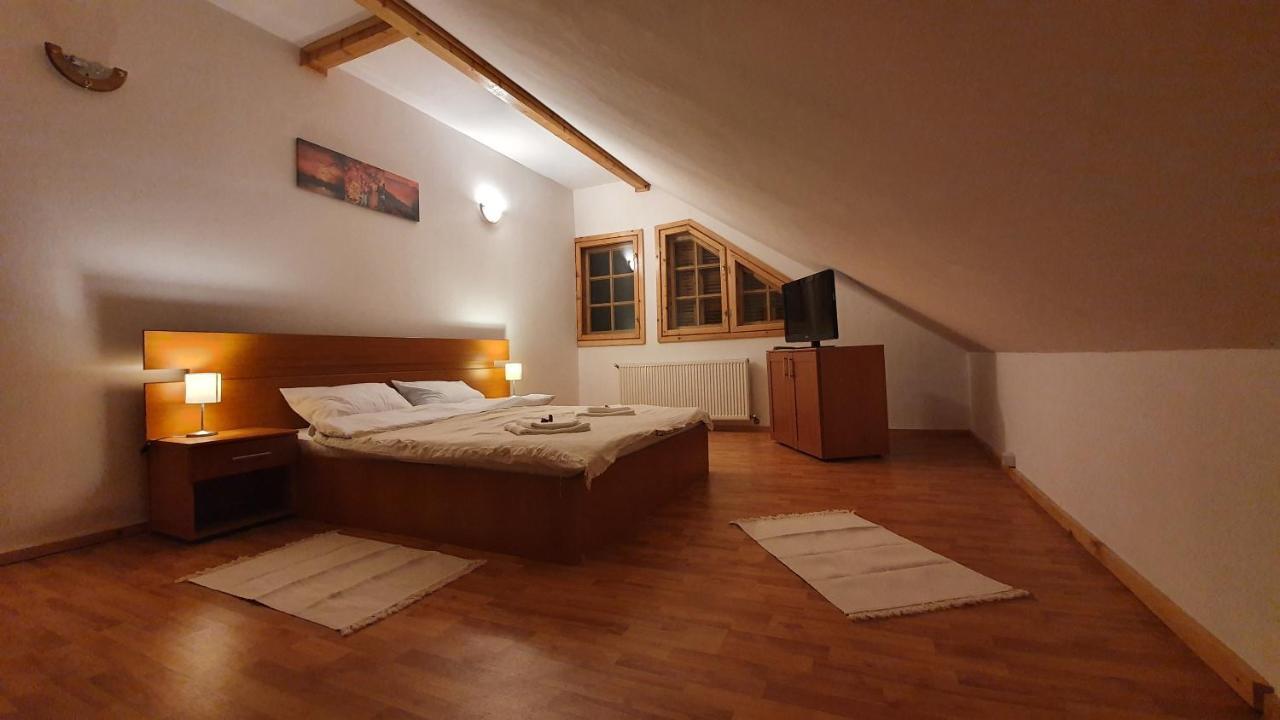 Vila Panselutelor 6 Sinaia Exteriör bild